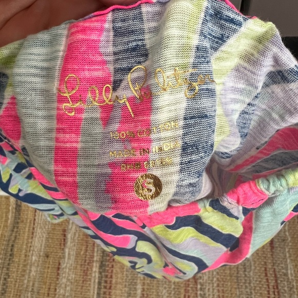 Lilly Pulitzer off the shoulder top - Picture 3 of 3